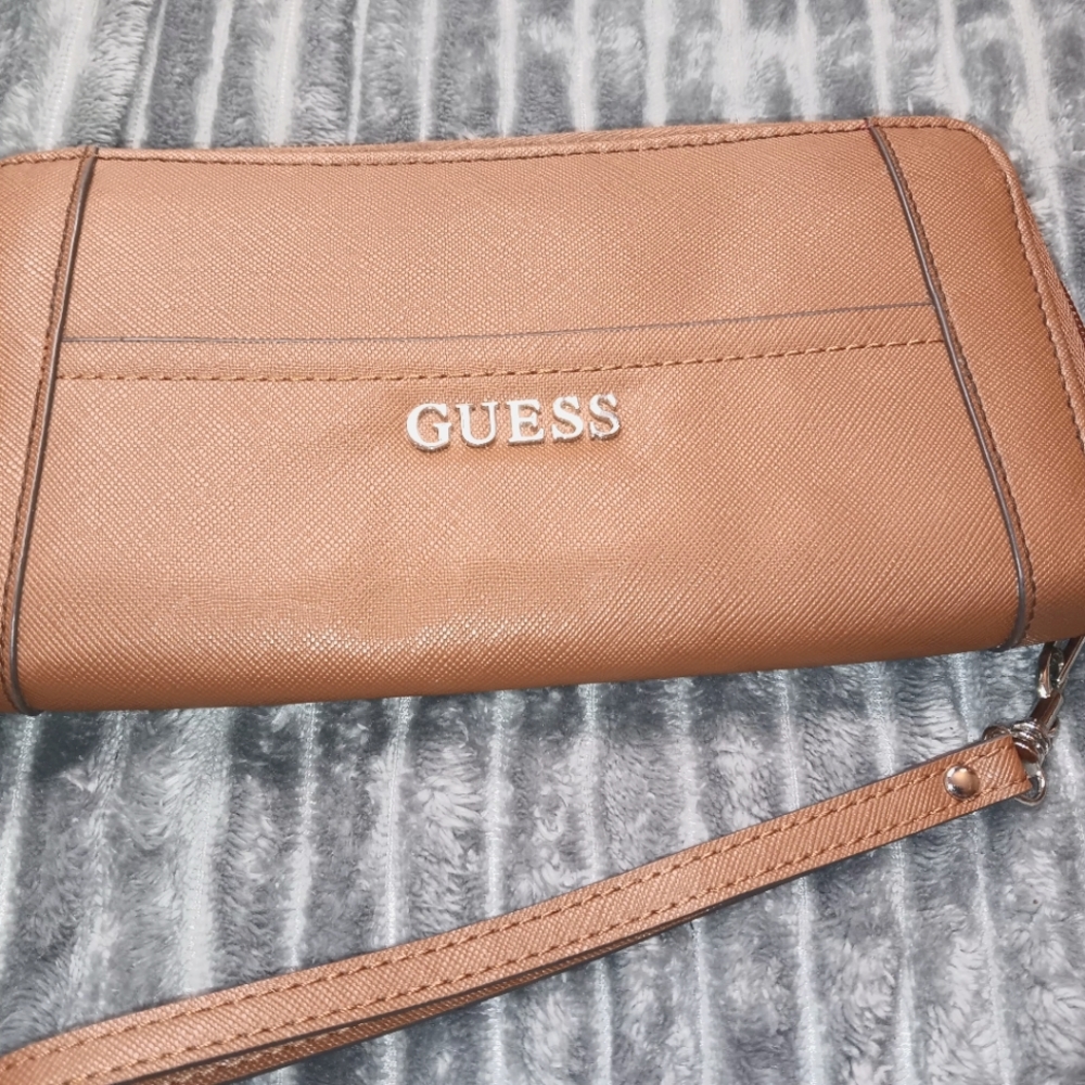 Guess wallet